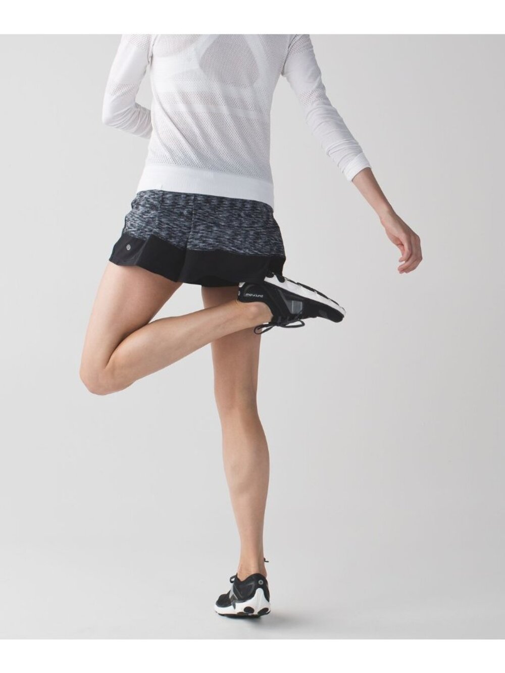 Lululemon Pace Rival Skirt II 4 Way Stretch Dramatic Static White Black Size 4